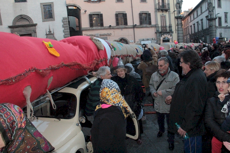 La Calza organizzata dal centro sociale Pilastro nelle vie del centro