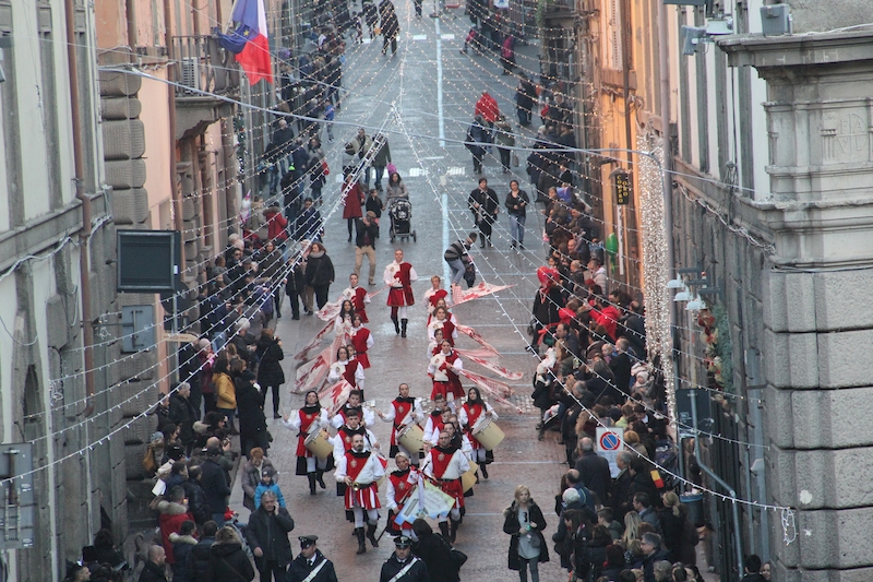 La Calza organizzata dal centro sociale Pilastro nelle vie del centro
