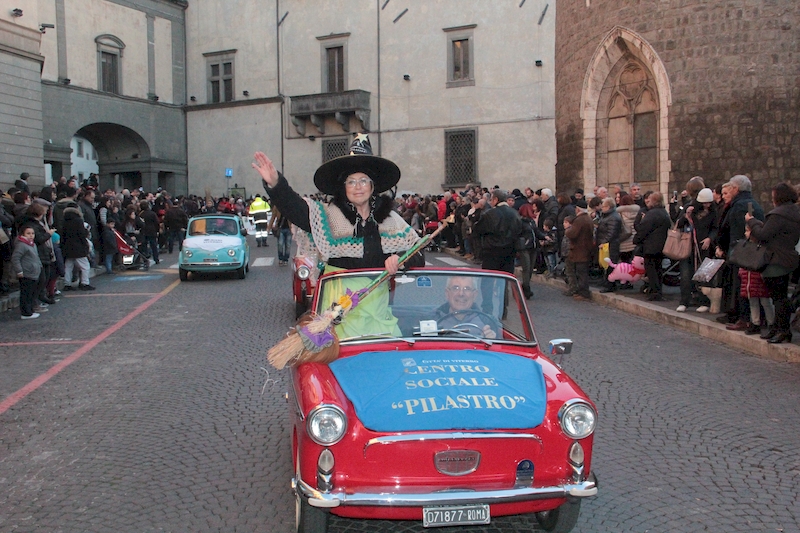 La Calza organizzata dal centro sociale Pilastro nelle vie del centro
