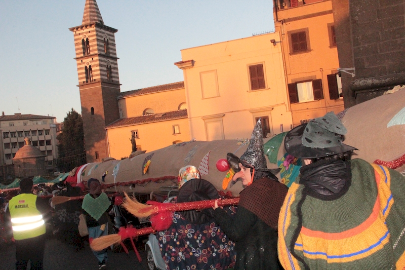 La Calza organizzata dal centro sociale Pilastro nelle vie del centro