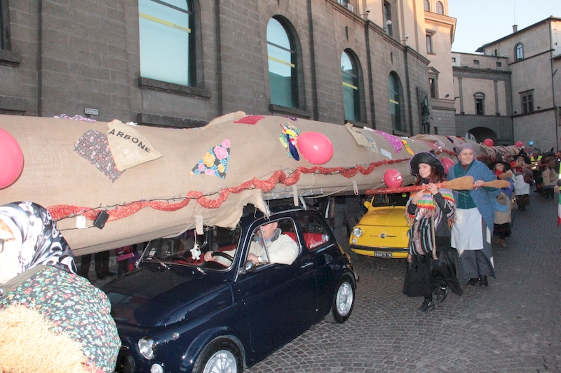 La Calza organizzata dal centro sociale Pilastro nelle vie del centro