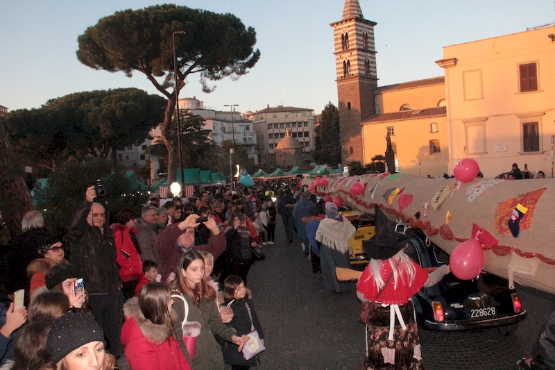 La Calza organizzata dal centro sociale Pilastro nelle vie del centro
