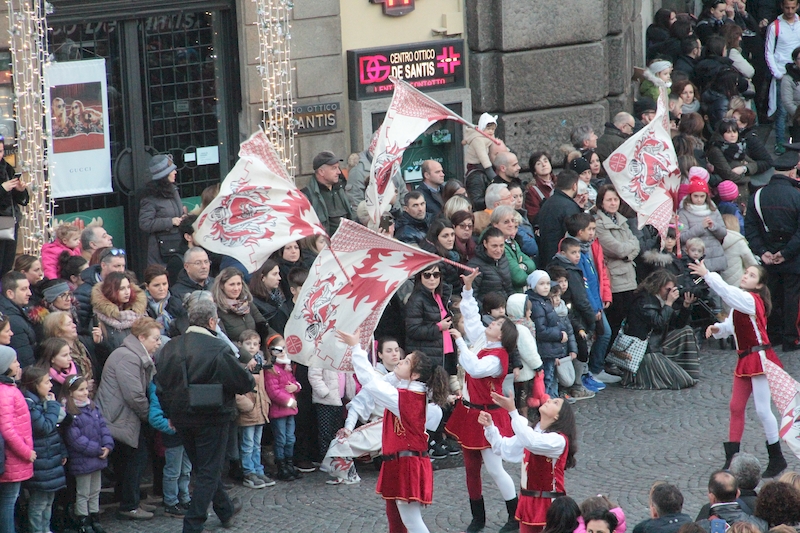 La Calza organizzata dal centro sociale Pilastro nelle vie del centro