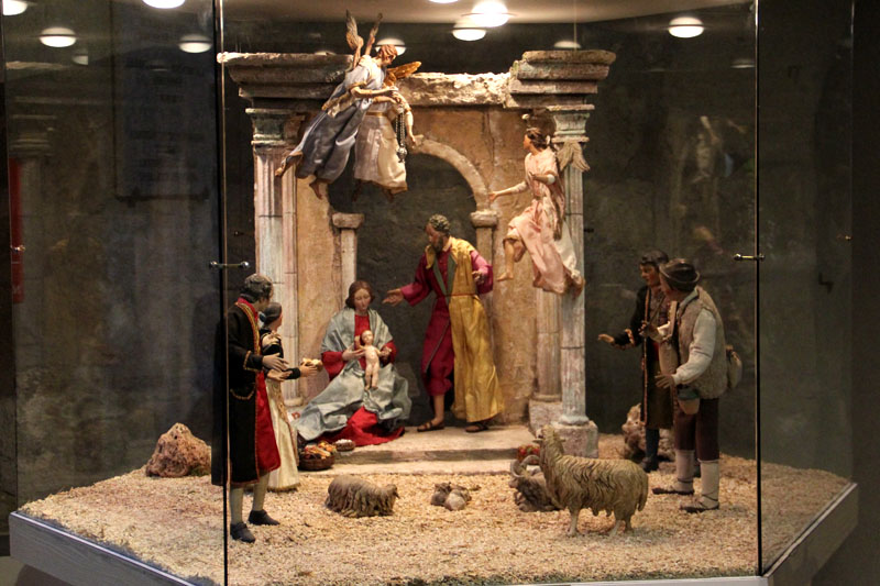 Figure da presepio dalle regioni d'Italia