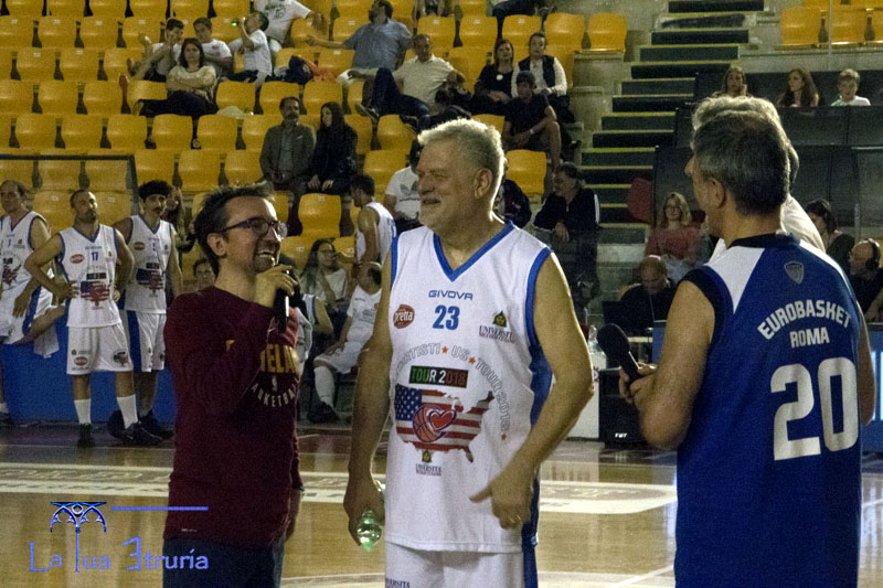 Emozioni e sorrisi per Fabrizio Frizzi