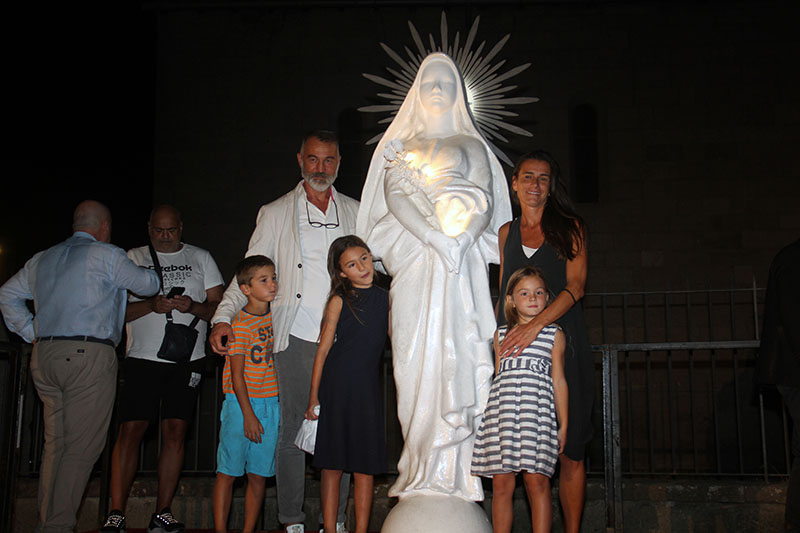 Montaggio Gloria - La statua raggiunge la cima