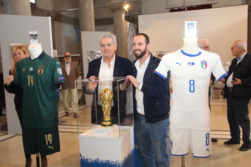 Mostra Un secolo d'azzurro