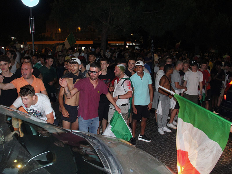 Festa tricolore a Viterbo per l'Italia Campione d'Europa