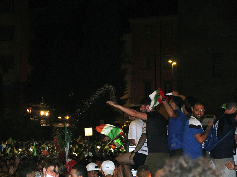 Festa tricolore a Viterbo per l'Italia Campione d'Europa