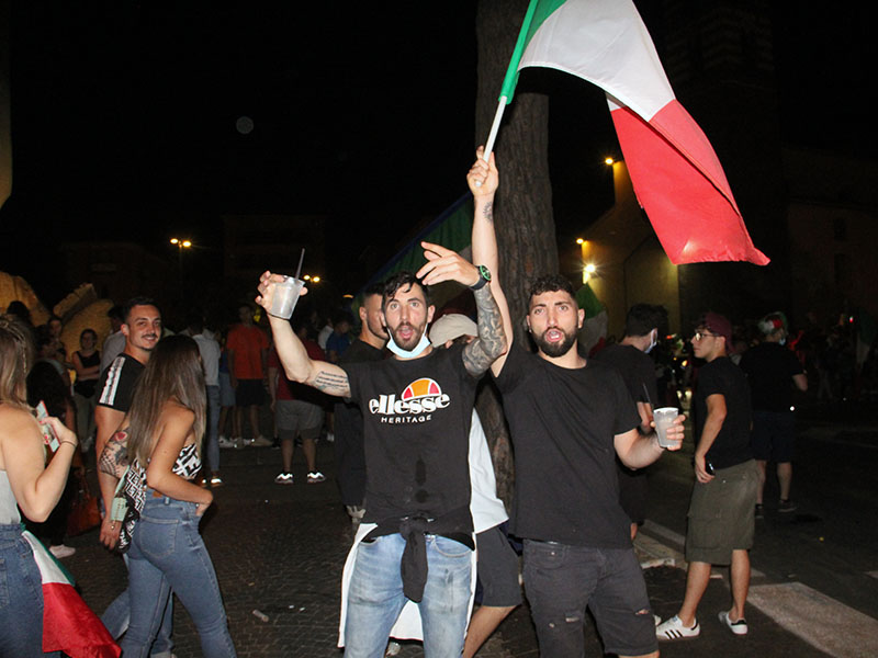 Festa tricolore a Viterbo per l'Italia Campione d'Europa