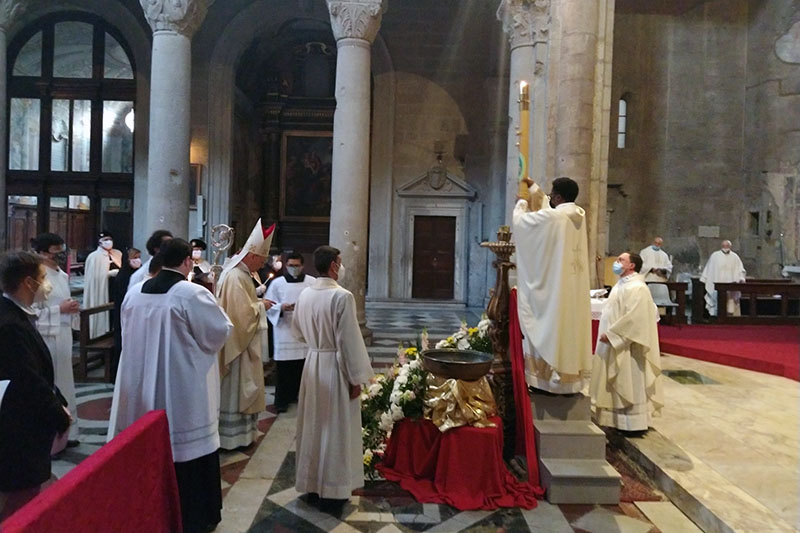 La veglia Pasquale dal duomo di Viterbo
