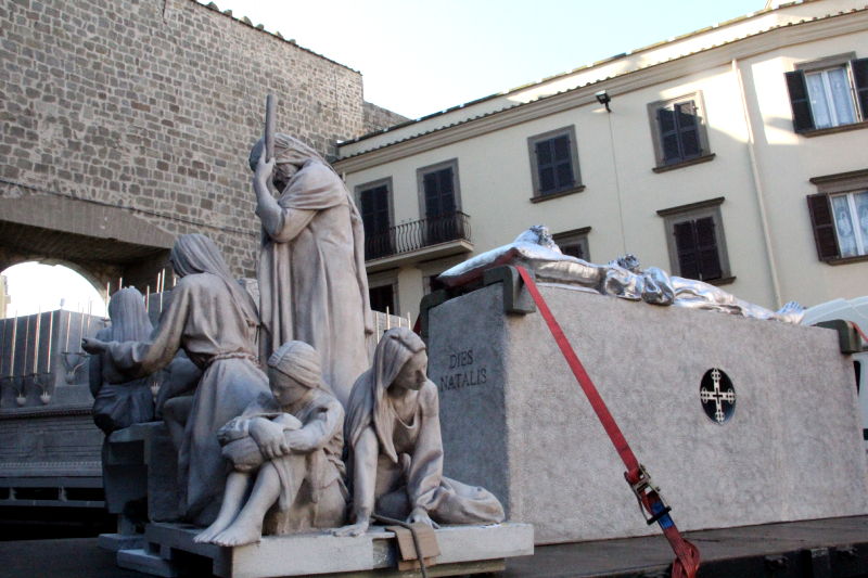 Dies Natalis - montaggio Macchina Santa Rosa