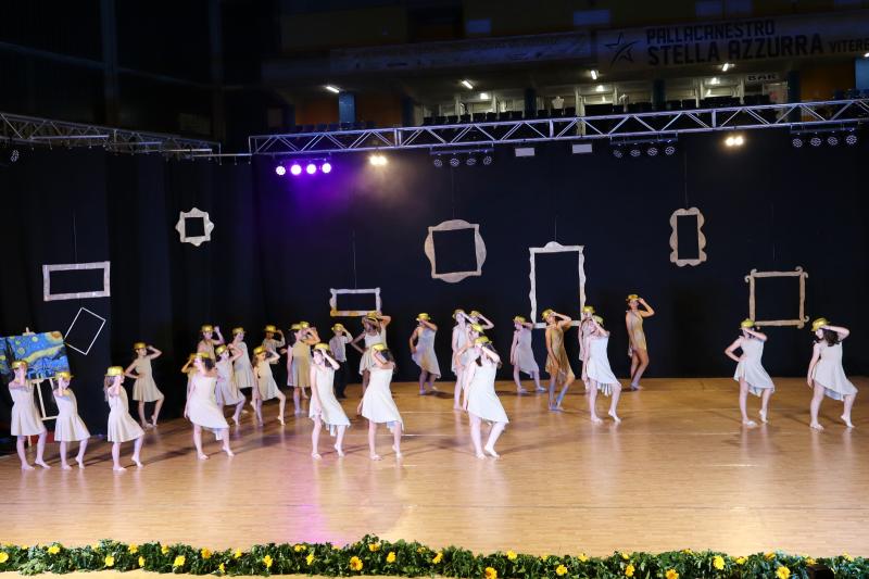 Lo spettacolo dedicato all'arte con tutti gli allievi