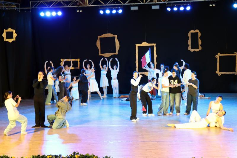 Lo spettacolo dedicato all'arte con tutti gli allievi
