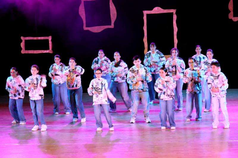 Lo spettacolo dedicato all'arte con tutti gli allievi