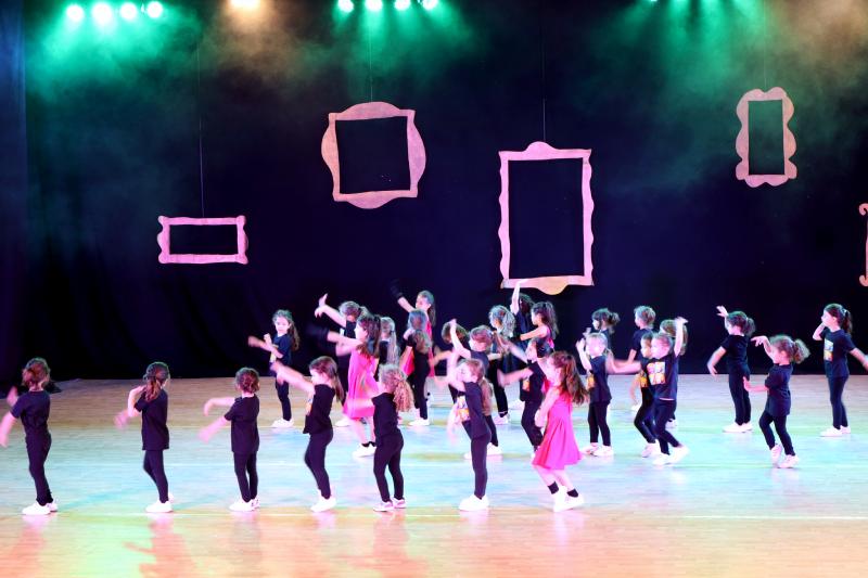 Lo spettacolo dedicato all'arte con tutti gli allievi