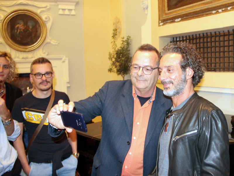 Non si sottrae nemmeno Ficarra